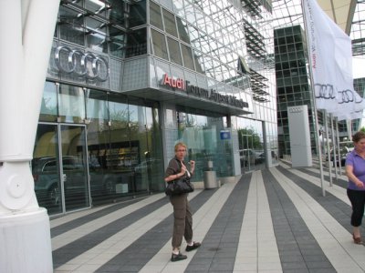 Audi Forum Mchn 02.JPG