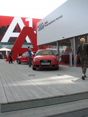 Audi Forum Mchn 06.JPG