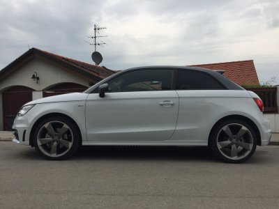 Audi A1 - Fahrerseite.jpg