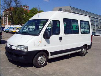 Kleinbus Peugeot Boxer 2.8 HDI.jpg