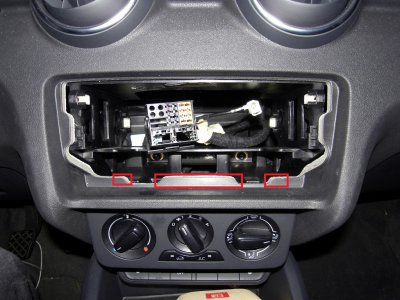 audi_a1_Radioschacht1.jpg