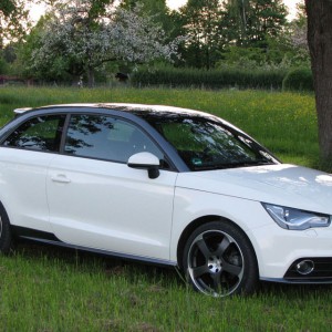 Bullet - Audi A1/1,4TFSI/185PS, Amalfiweiß mit Dachbogenfarbe und Aerodynamikpaket in Daytonagrau Perleffekt, Räder "Dotz Freeride peak" 18" mit 225/35R18